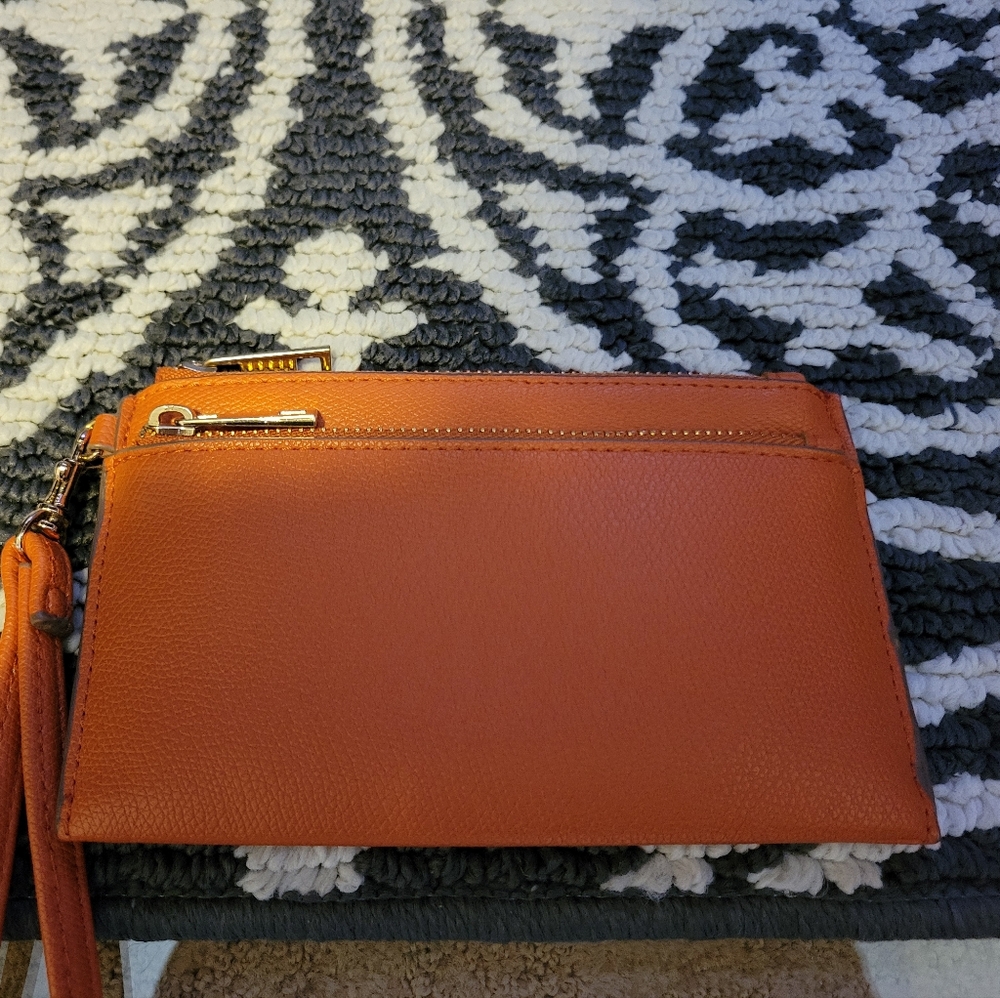 Womens Wristlet